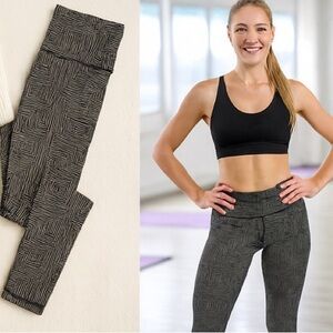 Lululemon Wunder Under Roll Down Leggings SZ 2 Black White Maze Geo Full On Luon